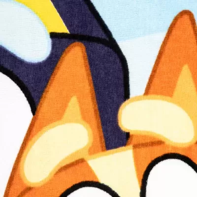 Tecido colorido com padrão de personagem animado com orelhas laranja e bege e olhos grandes