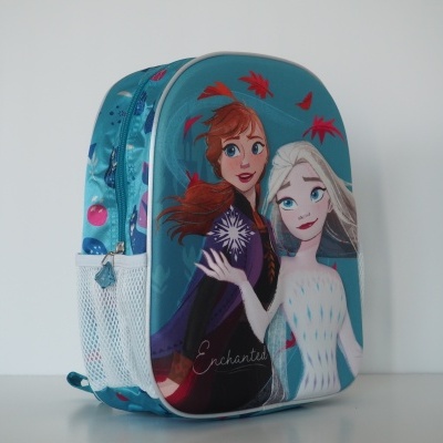 Mochila infantil azul com personagens de filme e bolso lateral em rede