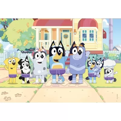 Personagens de desenho animado em frente a uma casa amarela com detalhes vermelhos