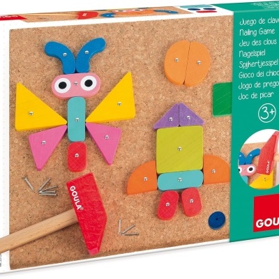 Jogo infantil de unhas e martelo em madeira colorida com tabuleiro cortiça.