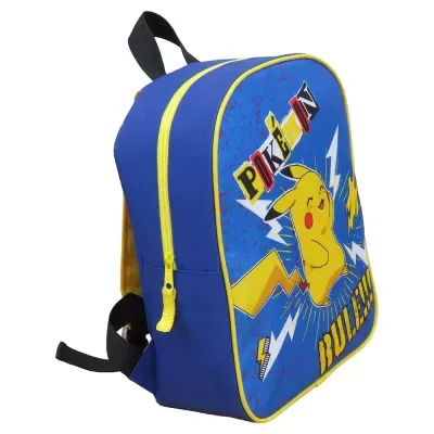 Mochila azul com Pikachu amarelo e detalhes em amarelo e preto