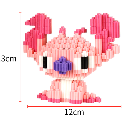 Figura de personagem cor-de-rosa feita em blocos de construção com medida 13x12 cm