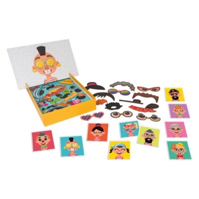 Jogo de montagem de rostos com cartões coloridos e acessórios variados em caixa amarela