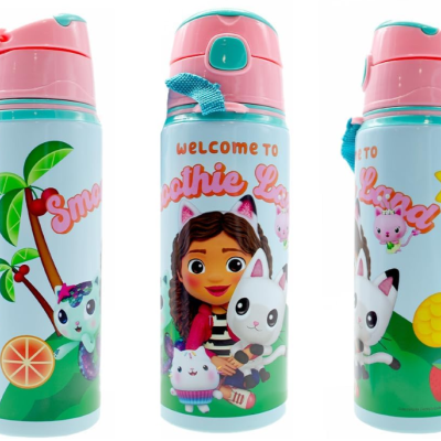 Garrafa plástica azul e rosa com desenhos e texto 'WELCOME TO Smoothie Land'