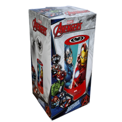 Caixa de embalagem temática Marvel Avengers com vários super-heróis e textos visíveis