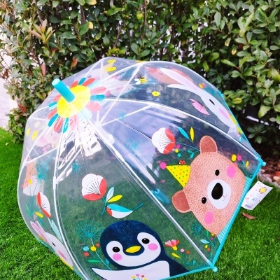 Guarda-chuva infantil transparente com desenhos de pinguim, urso e flores