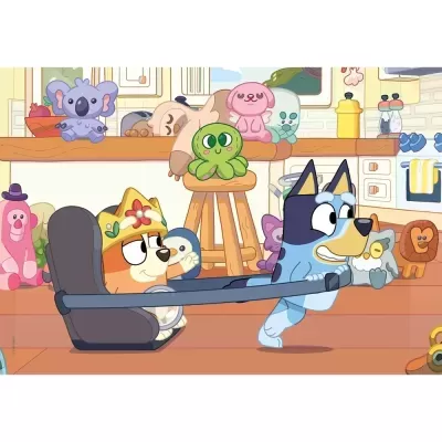 Desenho animado de cães e peluches numa cozinha colorida