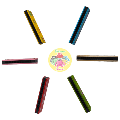 Seis harmónicas coloridas em círculo com logotipo Brincar Amor ao centro