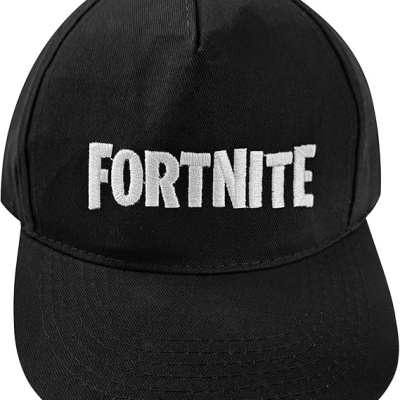 Boné preto com o texto FORTNITE bordado em branco