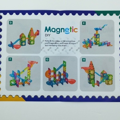 Embalagem de brinquedo de construção magnético com várias montagens coloridas