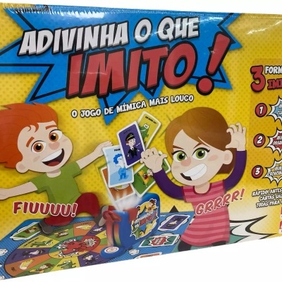 Embalagem de jogo de tabuleiro 'Adivinha o que imito!' com ilustrações de crianças e texto colorido