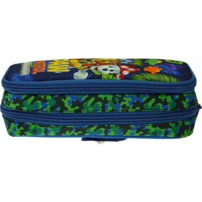 estojo escolar azul e verde com padrão camuflado e personagens de desenho animado