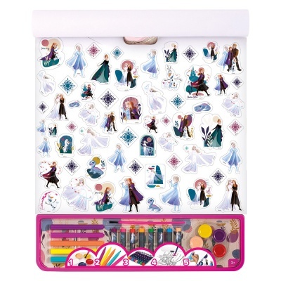 Folha de autocolantes Disney Frozen com personagens e conjunto de materiais de pintura num suporte rosa