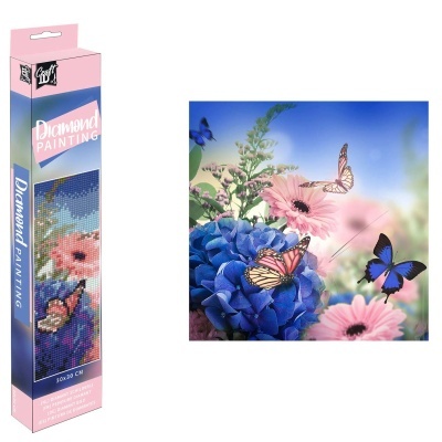 Imagem de pintura 'diamond painting' com flores e borboletas, caixa rosa e azul com texto