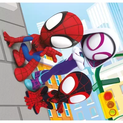 Bonecos animados do Homem-Aranha em cima de parede cinzenta com prédios e semáforo ao fundo