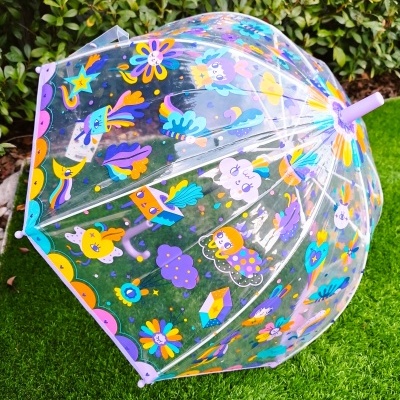 Guarda-chuva transparente decorado com flores e personagens coloridos
