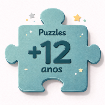 Peça de puzzle azul com texto Puzzles +12 anos e estrelas coloridas