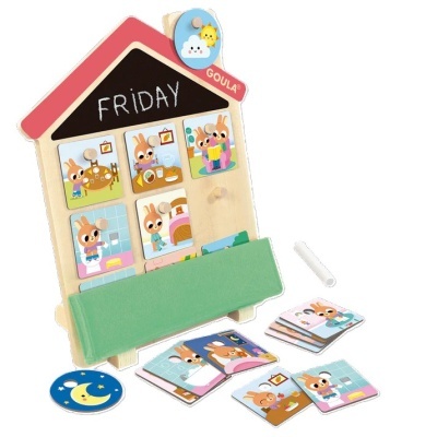 Quadro educativo de madeira em forma de casa com peças ilustradas e texto FRIDAY