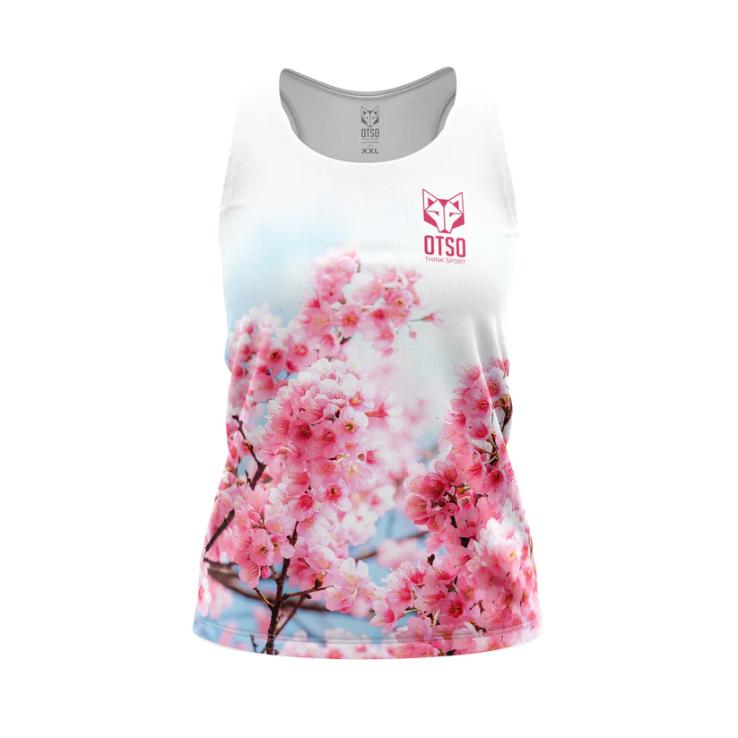 WOMEN'S SINGLET ALMOND BLOSSOM Camisola desportiva branca com flores de cerejeira cor-de-rosa e logótipo OTSO