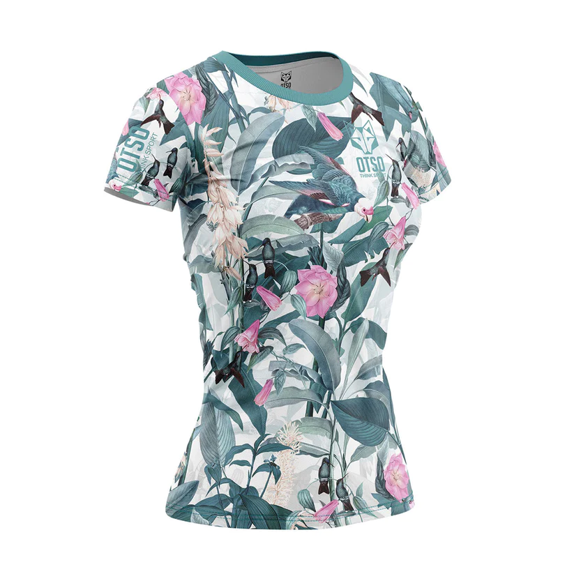 WOMEN'S SHORT SLEEVE SHIRT GARDEN T-shirt feminina com padrão floral verde, rosa e creme e texto OTSO no peito e manga