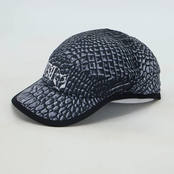 PRO RACING CAP - BLACK SNAKE Boné cinza escuro com padrão semelhante a pele de crocodilo e texto branco 1930 SPORT