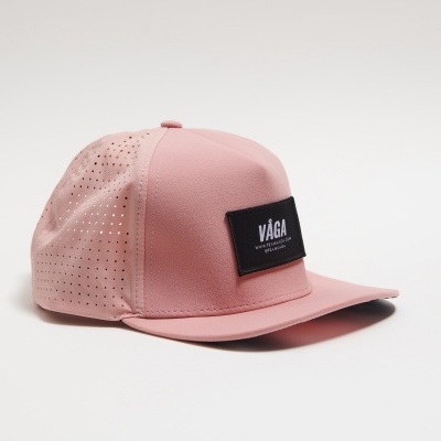 Boné cor-de-rosa com etiqueta preta VÁGA