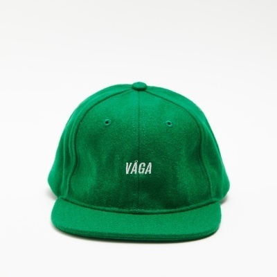 Boné verde com bordado branco VÁGA