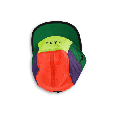 Boné colorido cinco painéis com texto VAGA