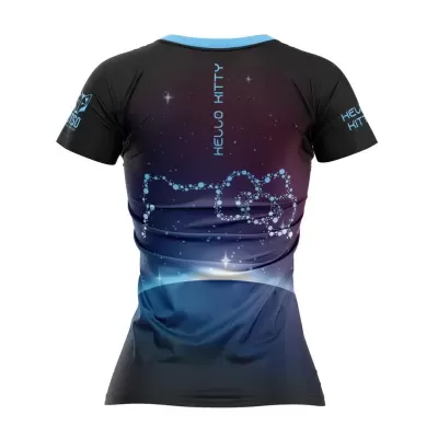 T-shirt feminina preta e azul com design estrelado e texto HELLO KITTY