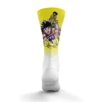 Meia branca e amarela com personagens de desenho animado coloridos