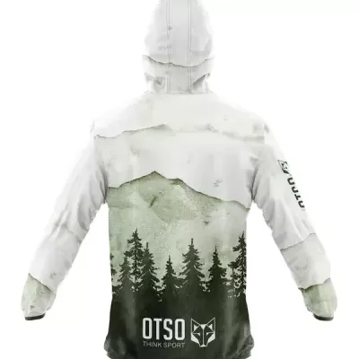 Casaco com capuz branco com padrão de floresta e texto OTSO THINK SPORT nas costas