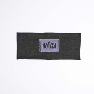 Faixa preta com patch roxo bordado com texto VÅGA.