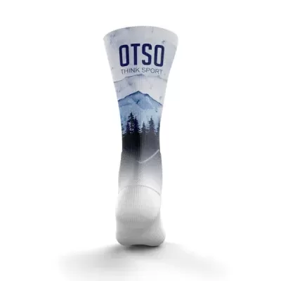 Meia desportiva branca com design em azul e preto e texto OTSO THINK SPORT