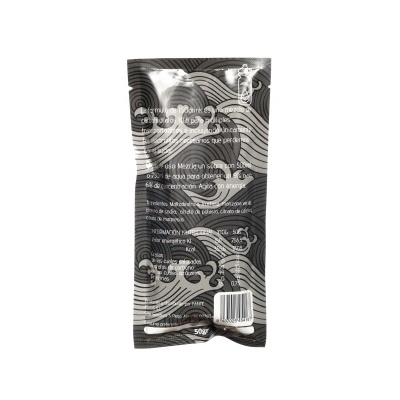 Embalagem preta com padrões brancos e texto em português