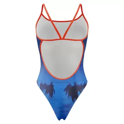 Fato de banho azul com padrão de silhuetas e detalhes laranja