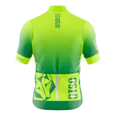 Camisola de ciclismo verde com bolsos traseiros e texto OSLO