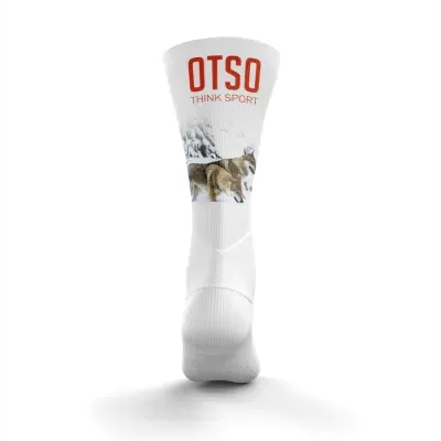 Meia branca de desporto com estampa de lobos e texto OTSD THINK SPORT
