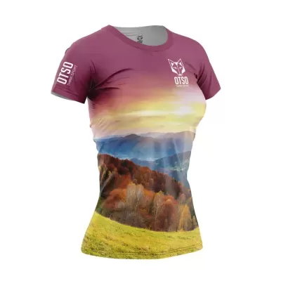 T-shirt feminina com estampa de paisagem natural e logótipos OTSO