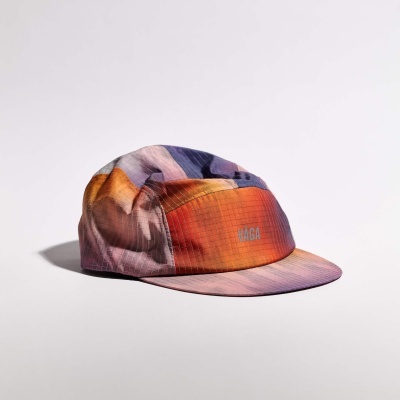 Boné degradê laranja rosa roxo com texto VAGA