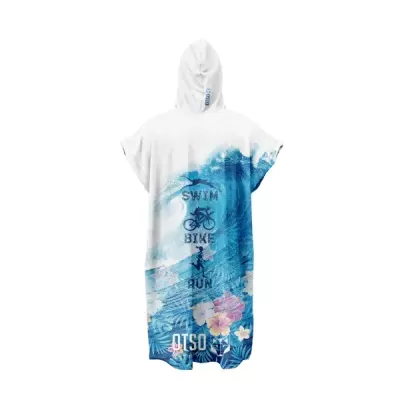 Poncho branco com capuz e padrão azul e flores tropicais, texto SWIM BIKE RUN