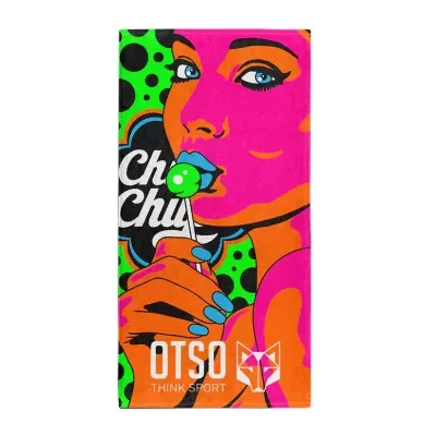 Toalha com ilustração pop art de mulher segurando pirulito e texto OTSO THINK SPORT