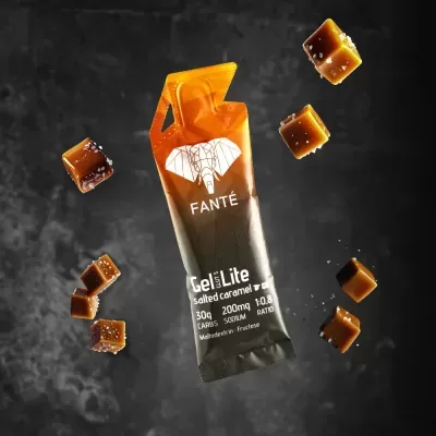 Pacote de gel energético sabor salted caramel com cubos de caramelo salgado