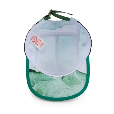 Boné branco e verde com etiqueta OTSO Track and Field