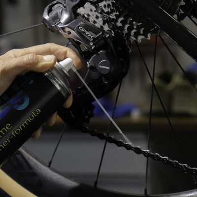 Spray a lubrificar corrente de bicicleta com desviador Shimano GRX