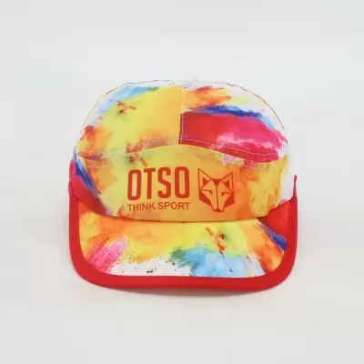 Boné colorido com padrão tie-dye e texto OTSO THINK SPORT