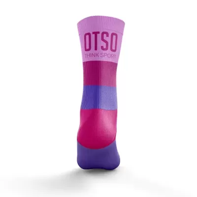 Meia colorida rosa e roxa com texto OTSO THINK SPORT