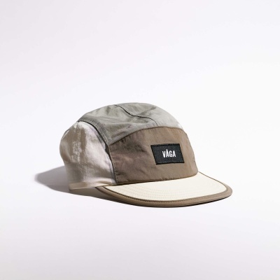 Boné cinzento e beige com emblema VÅGA