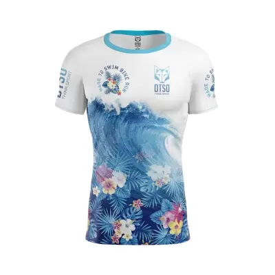 Camisola desportiva branca com estampa de ondas e flores tropicais