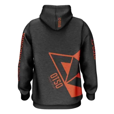 Sweatshirt preta com capuz, estampagem laranja e texto OTSO