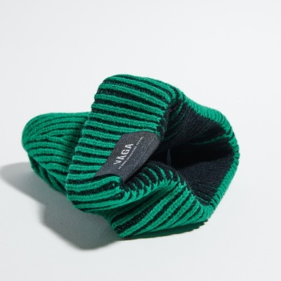 Meias verdes e pretas com etiqueta VIGA
